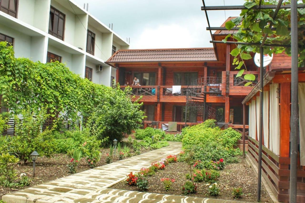 Guest House Sirius 皮聪达 外观 照片